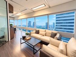 Gateway East (D7), Office #631901931